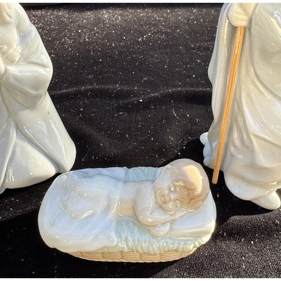 Cream & Blue Hummel Nativity Set 5" Scene 3 Piece Set Porcelain Baby Jesus -S86 - Picture 3 of 13